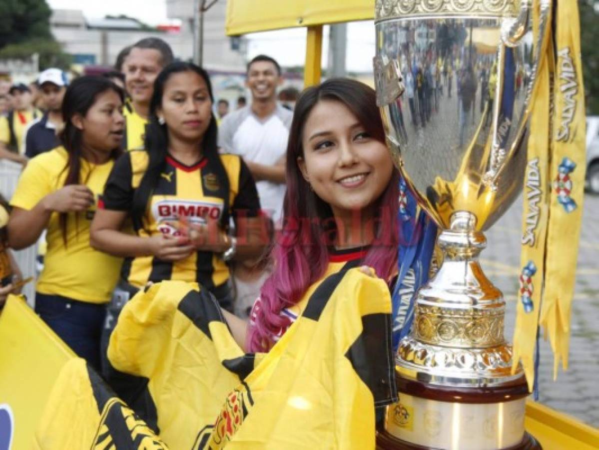 Real España presume la copa 12 en 'giras' 