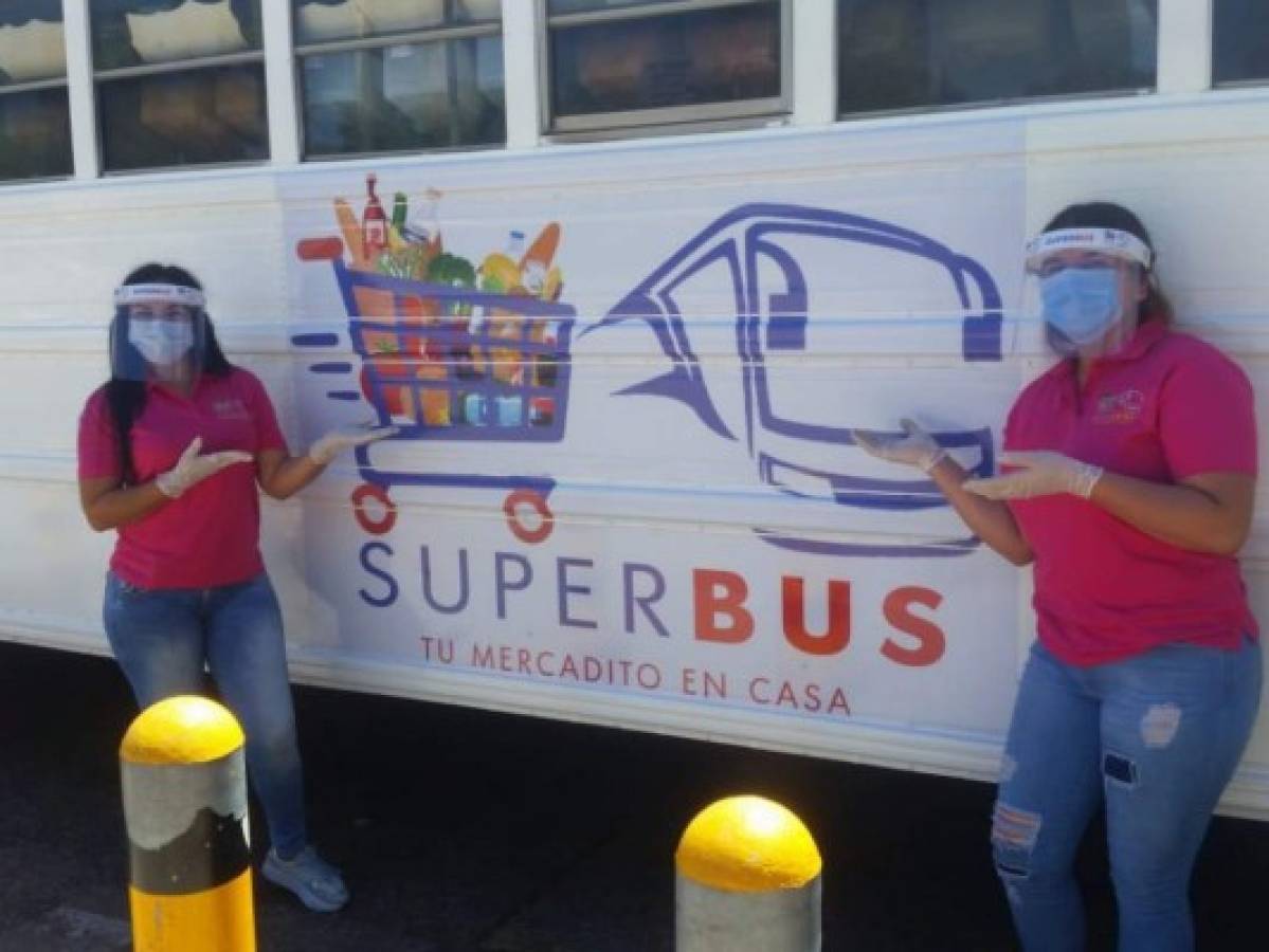 'Súperbus 0101', el mercadito móvil de las Chicas Roland de La Ceiba