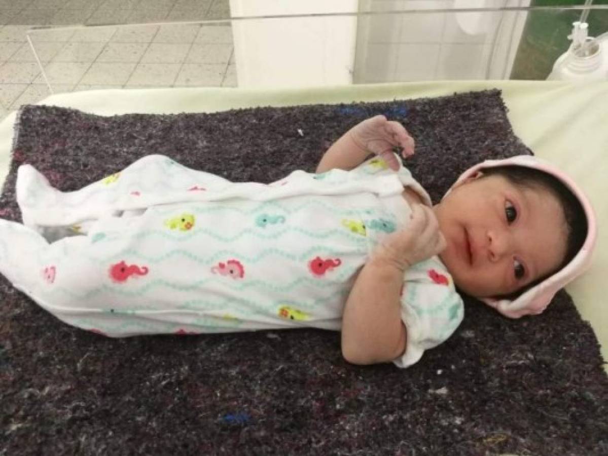 Una hermosa niña, la primera en nacer en 2021 en el Hospital San Felipe de Tegucigalpa