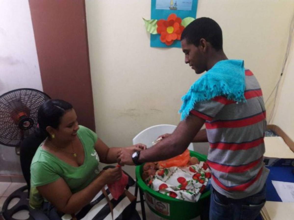Joel Urbina, el hondureño que vendiendo pan se convertirá en ingeniero