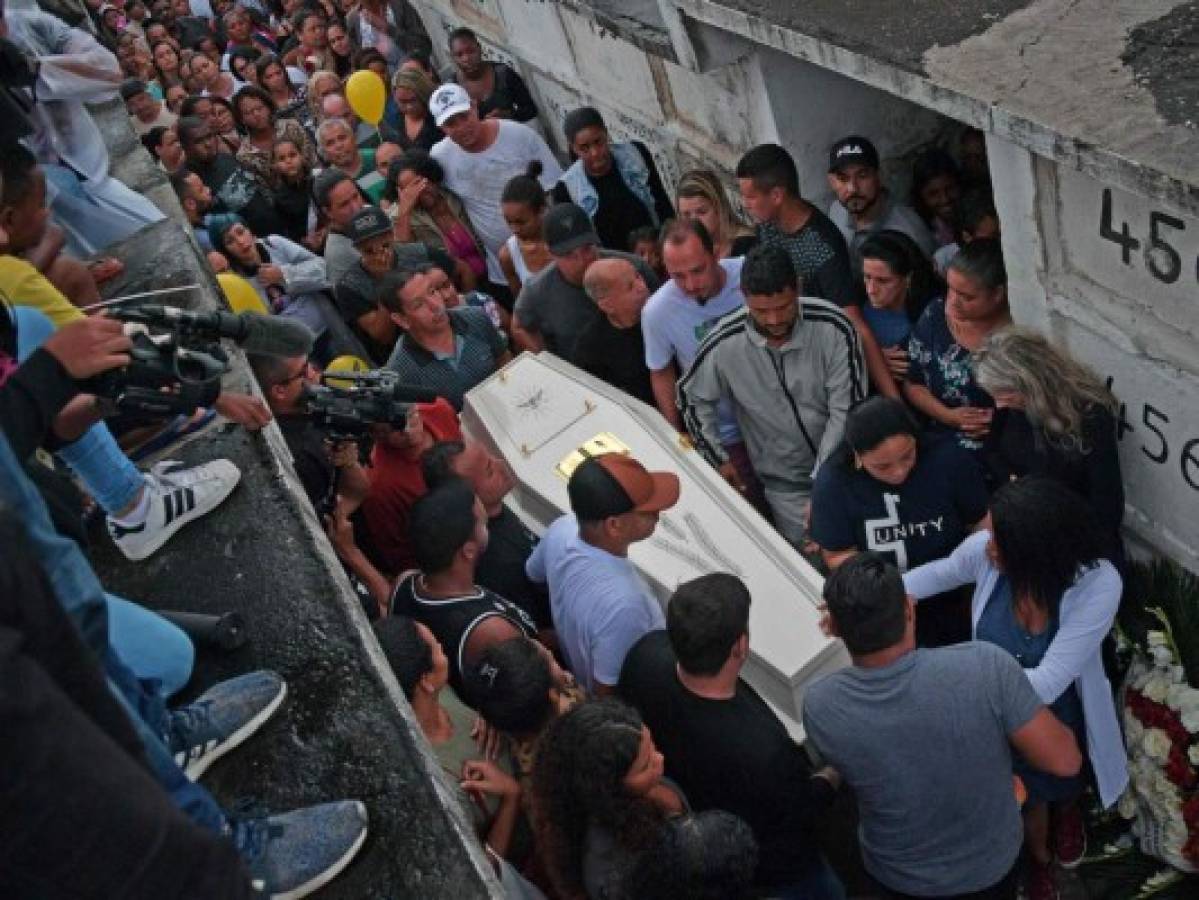 Dolor y rabia por muerte de niña durante acción policial en Río de Janeiro 