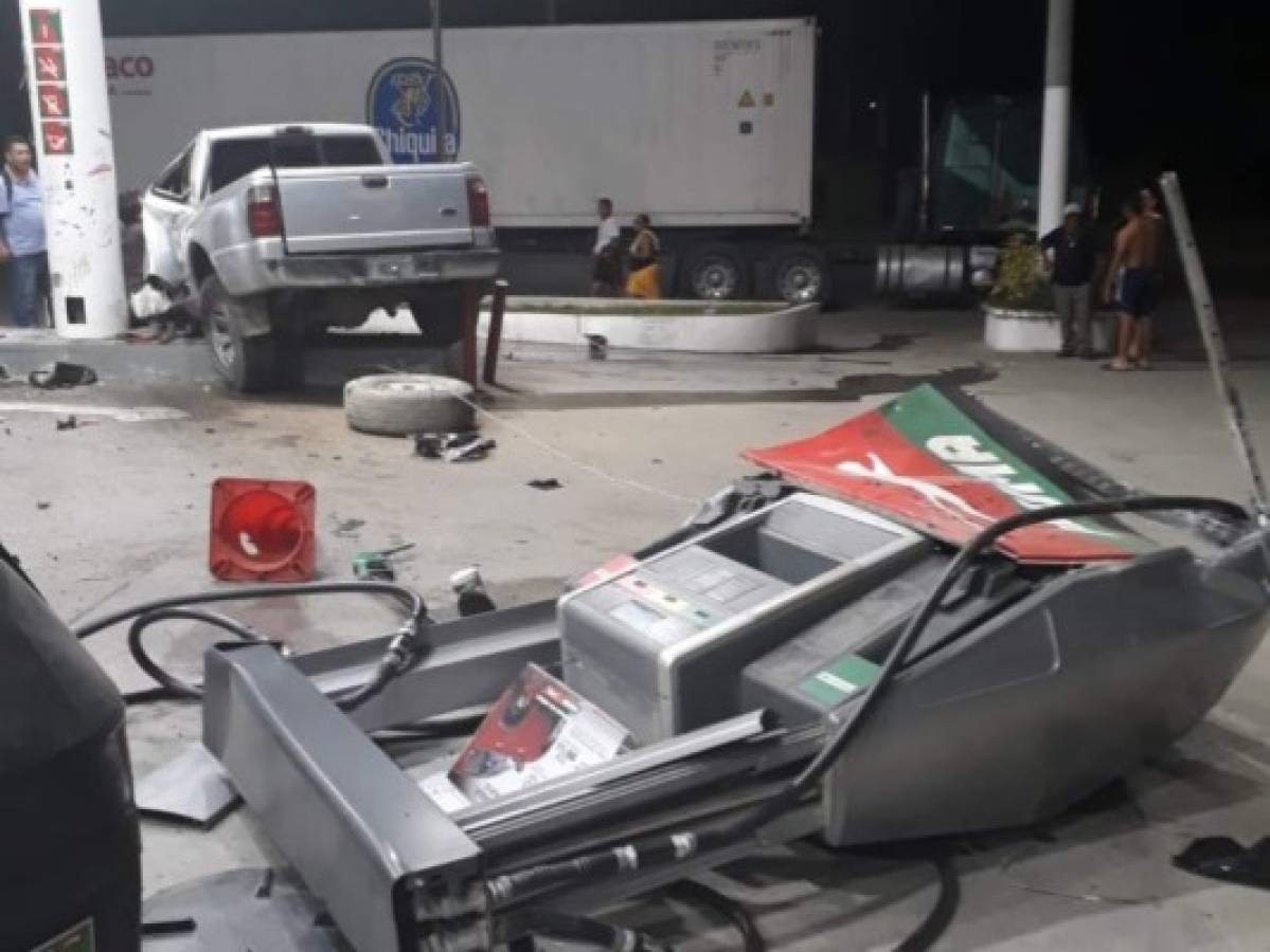 Un muerto y dos heridos deja accidente en gasolinera de Puerto Cortés