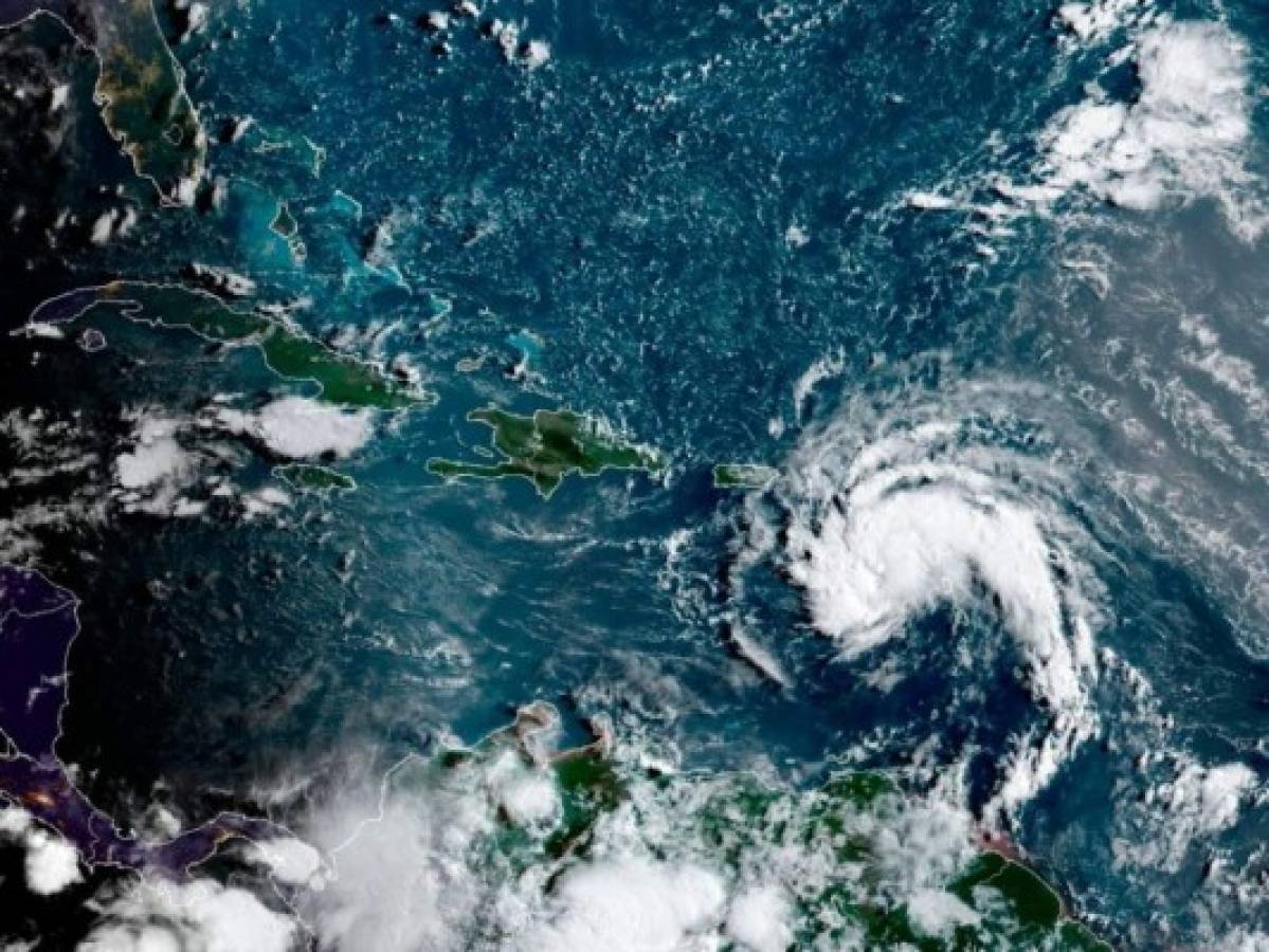 Fuertes lluvias azotan a Puerto Rico ante posible tormenta