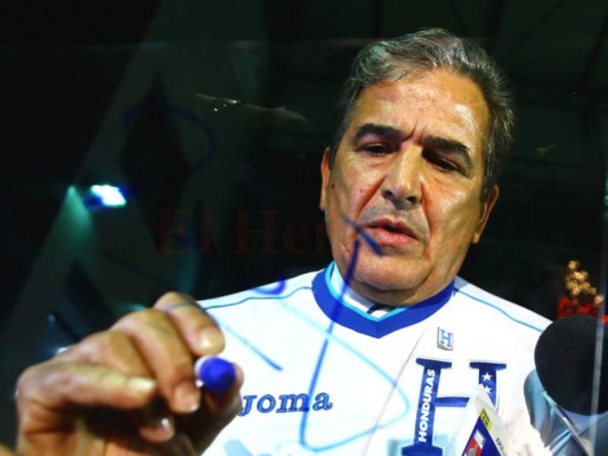 Honduras no echó a Jorge Luis Pinto antes de tiempo, porque no tenía con qué rescindir el contrato