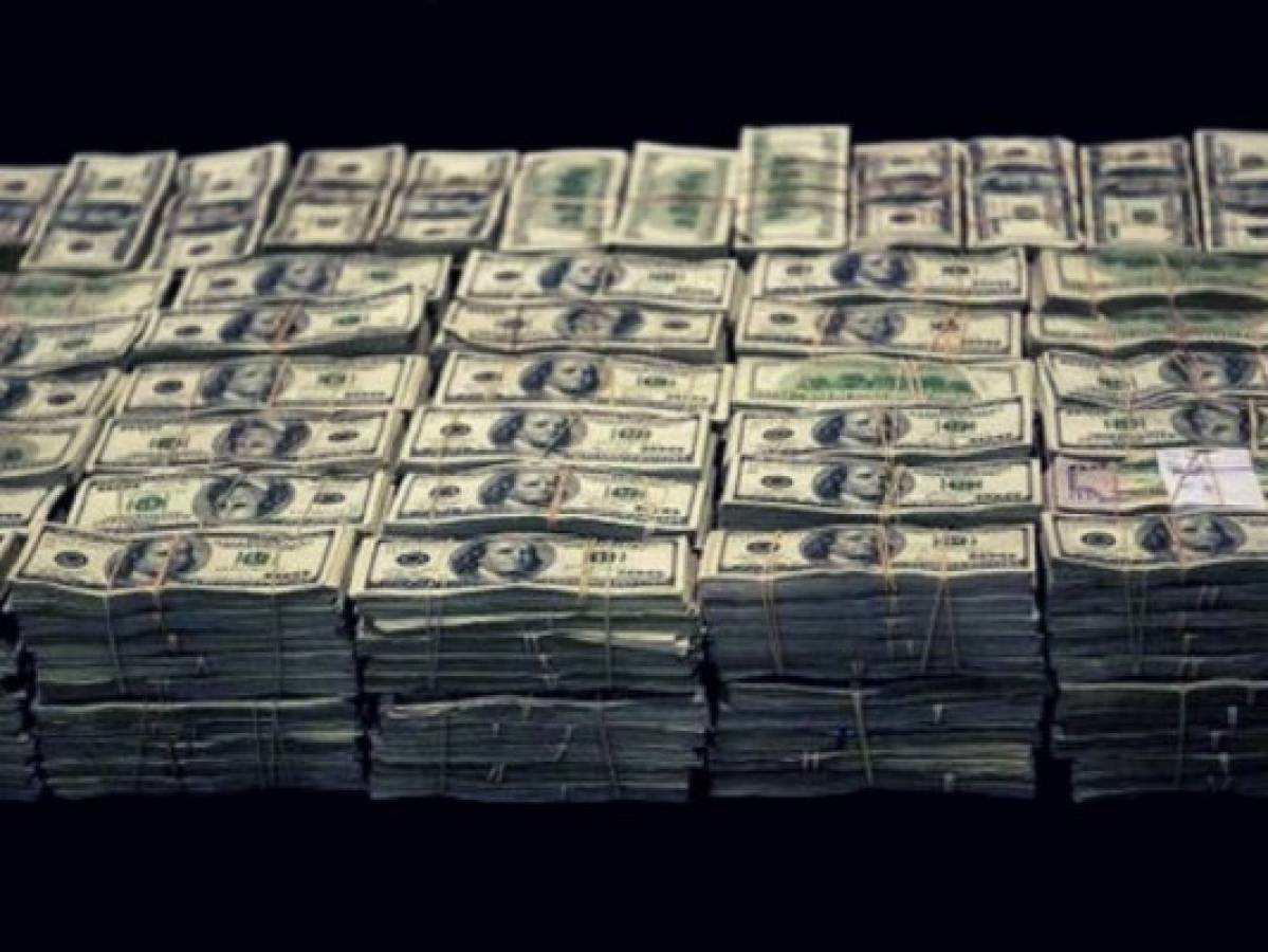 Hallan en Colombia escondite de la mafia con 2.3 millones de dólares en efectivo  