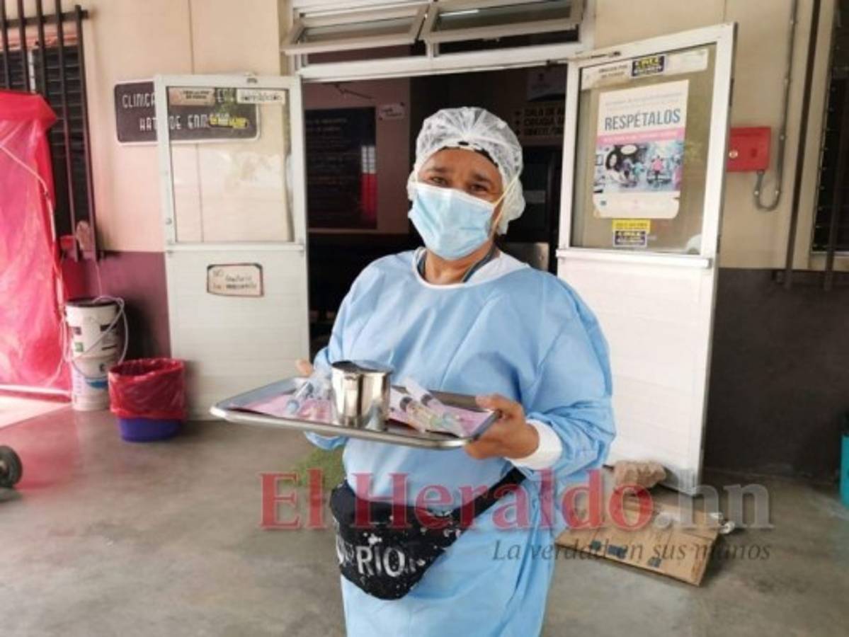 Para Teresa Pinot y sus compañeras, es un honor servir a los capitalinos durante la pandemia de covid-19. Foto: David Romero/El Heraldo