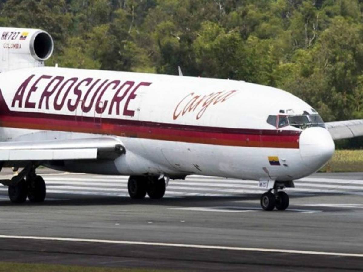 Captan el preciso momento cuando un avión se estrella en Colombia