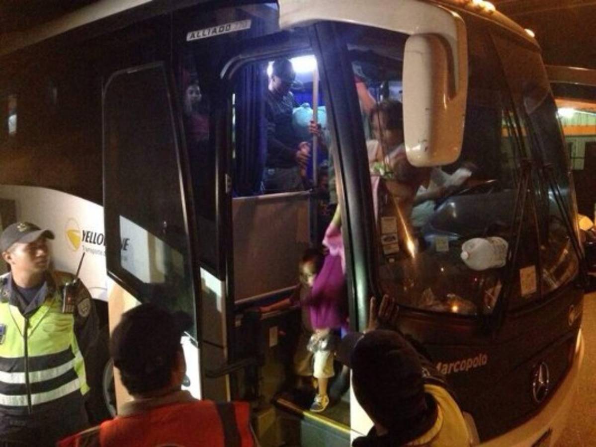312 niños hondureños deportados en una noche