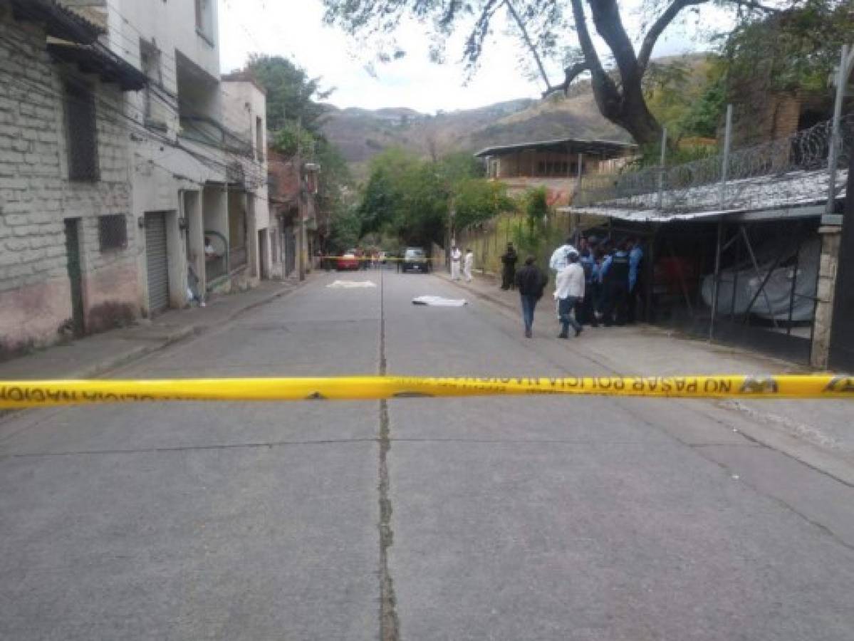 Enfrente de su casa matan a hombre y mujer en el barrio Buenos Aires