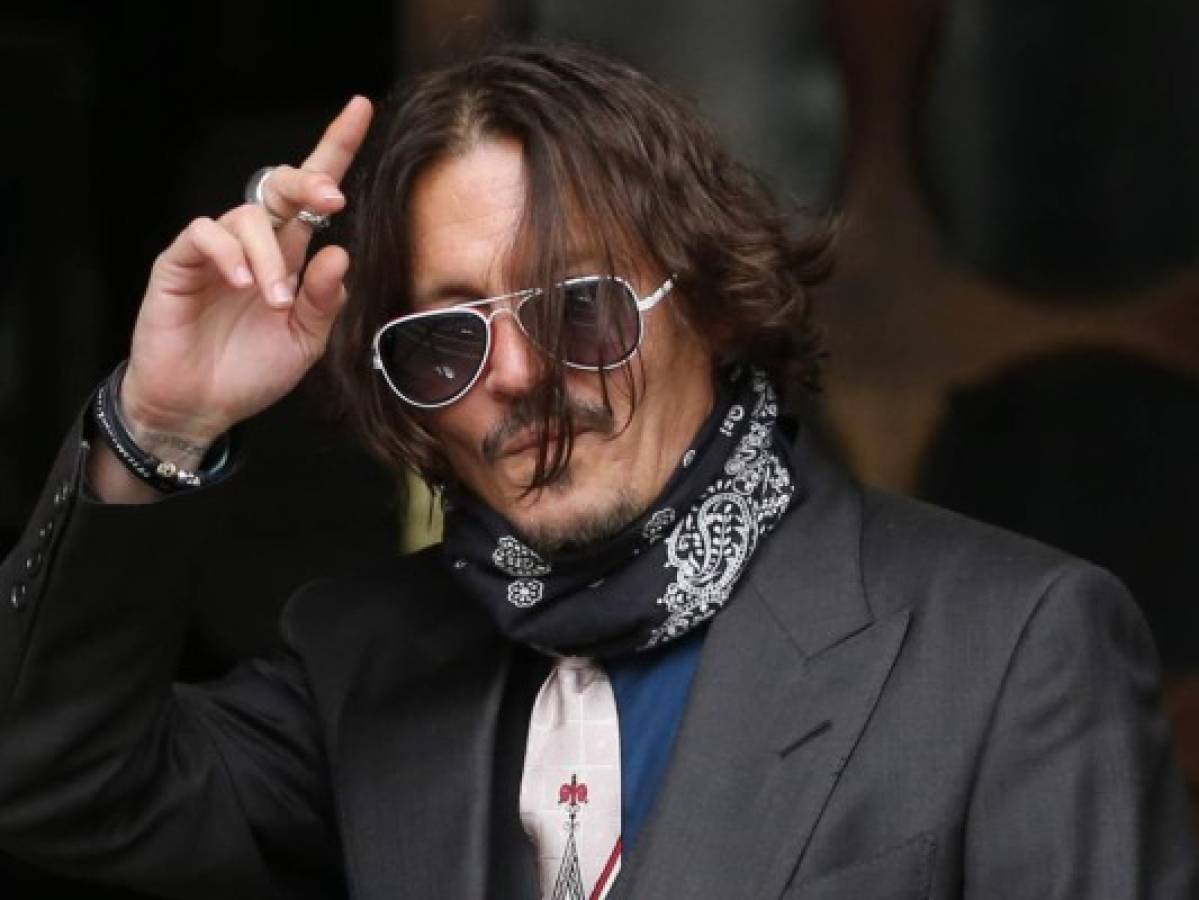 Johnny Depp niega ser un 'monstruo' que golpeó a su exesposa
