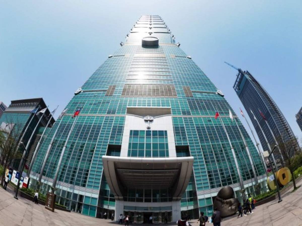 Ascenso al cielo en 40 segundos en la Torre 101 Taipéi