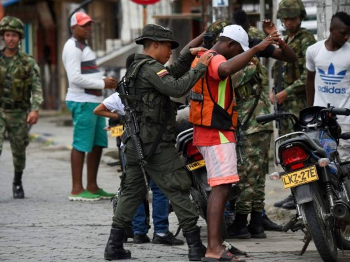 Ecuador sigue en suspenso por la entrega de cuerpos de periodistas asesinados   