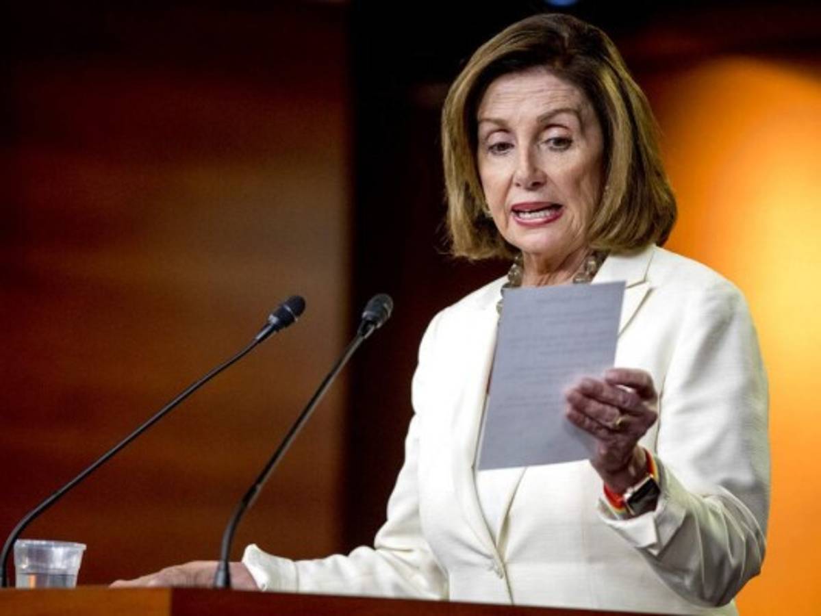 Nancy Pelosi calificó la decisión de Trump como un acto sin corazón. Foto: AP.