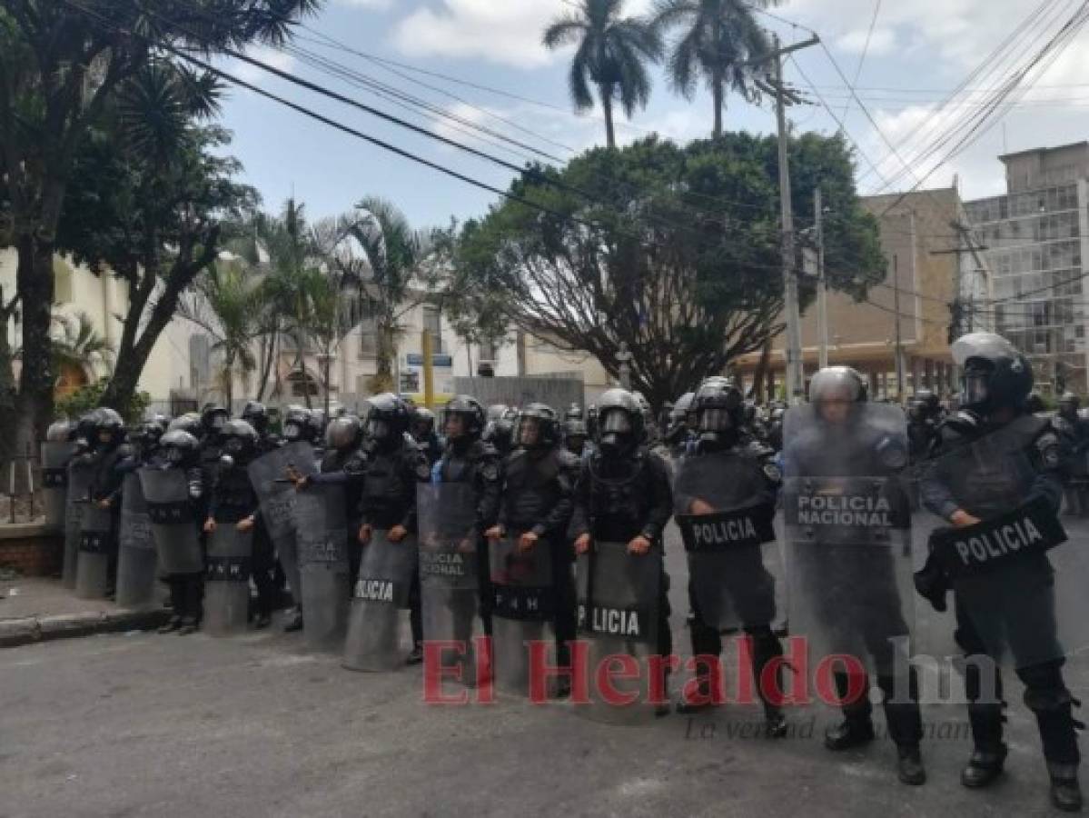 Nuevo enfrentamiento en el centro de Tegucigalpa en segundo día de protestas
