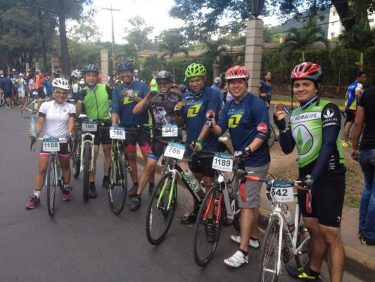 Desde los 'Correcaminos' hasta los 'Donde Mando', los equipos de la Cuarta Vuelta Ciclística