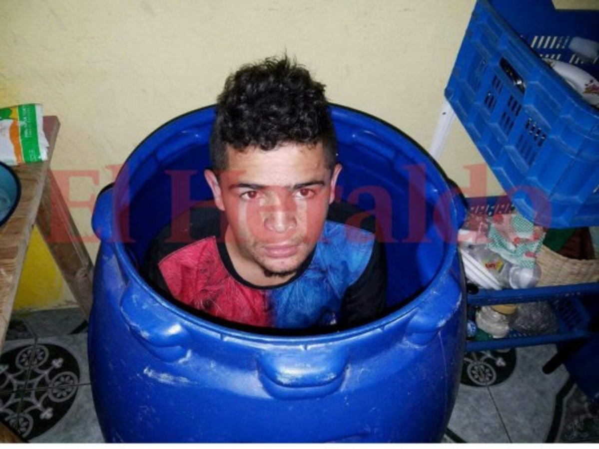 Dentro de un barril encuentran a 'El Chavo del 8' hondureño