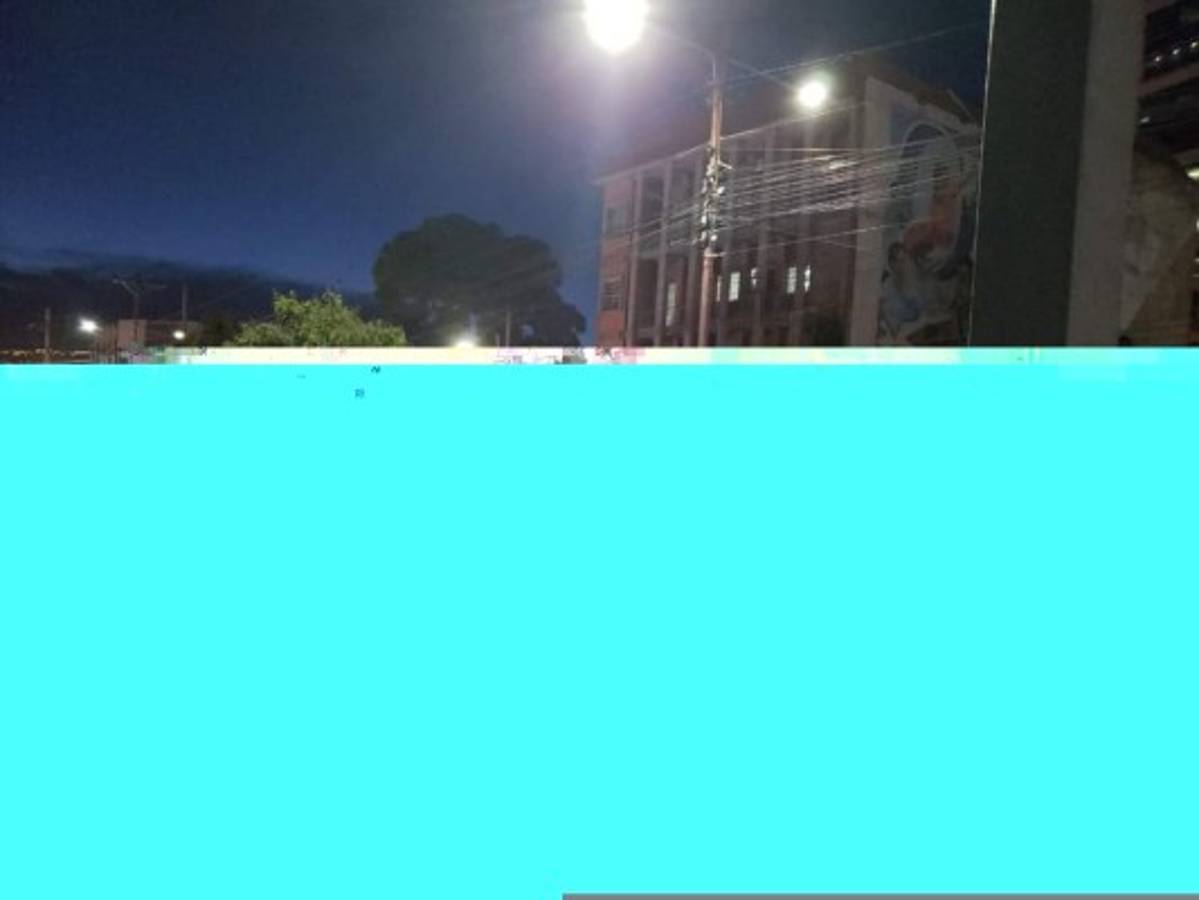 Los hondureños marcharon en el bulevar Morazán de la capital.