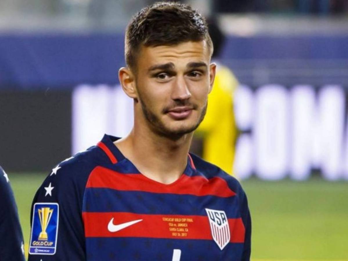 Zaguero estadounidense Matt Miazga es prestado al Reading de la segunda división de Inglaterra