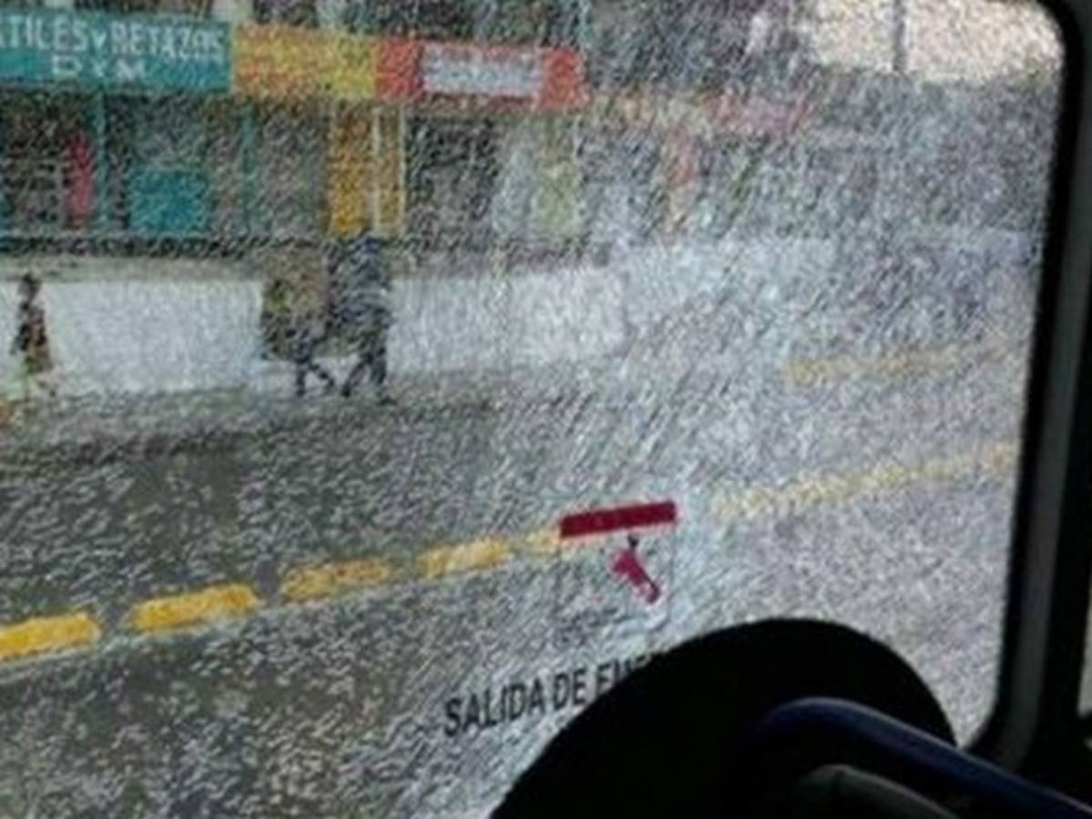 Fanáticos atacan a autobús de Nacional que gana 3-1 a Cúcuta 