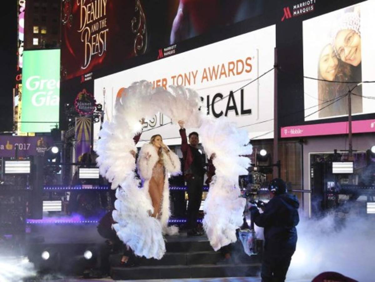 Productora de show rechaza acusación de sabotaje de Carey