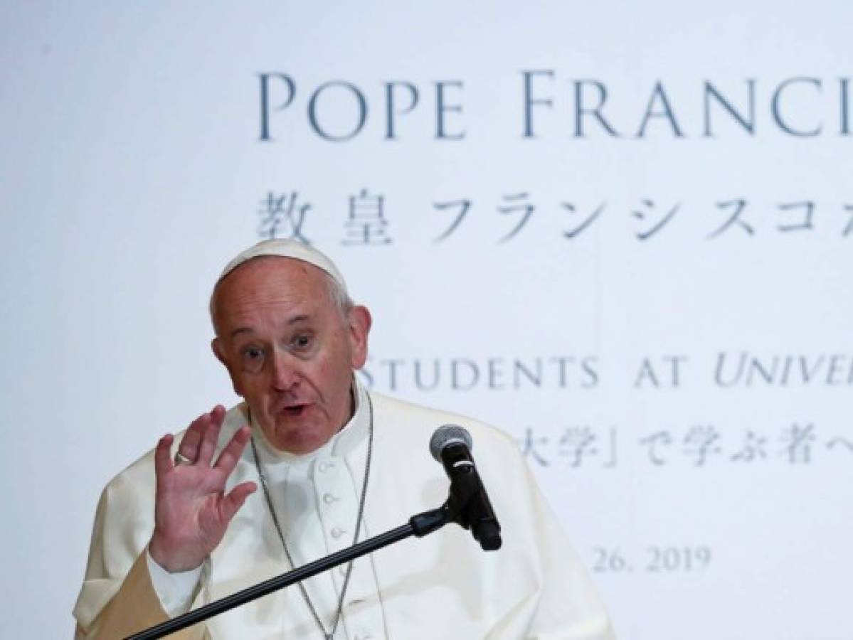 Papa visita una comunidad jesuita en su último día en Japón