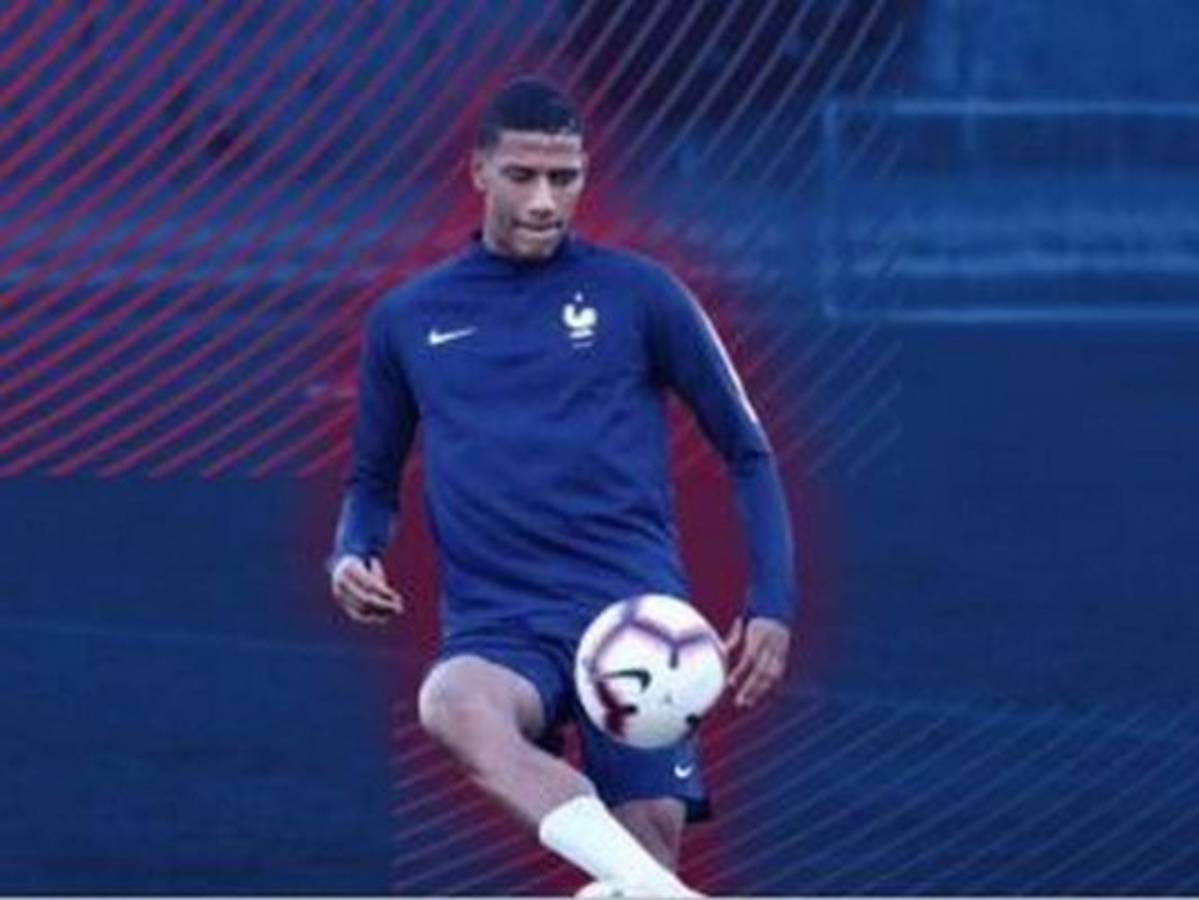 El Barcelona oficializó el fichaje de Jean Clair Todibo