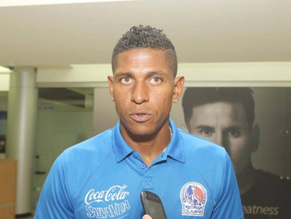 Carlo Costly dice no a Grecia y se queda en Olimpia