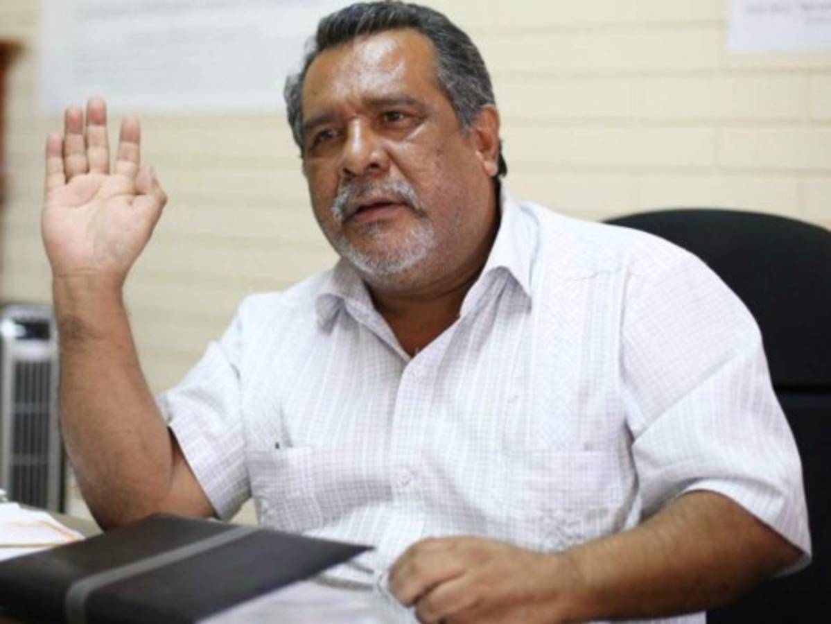 Exmediador de tregua pandillera recobra libertad en El Salvador