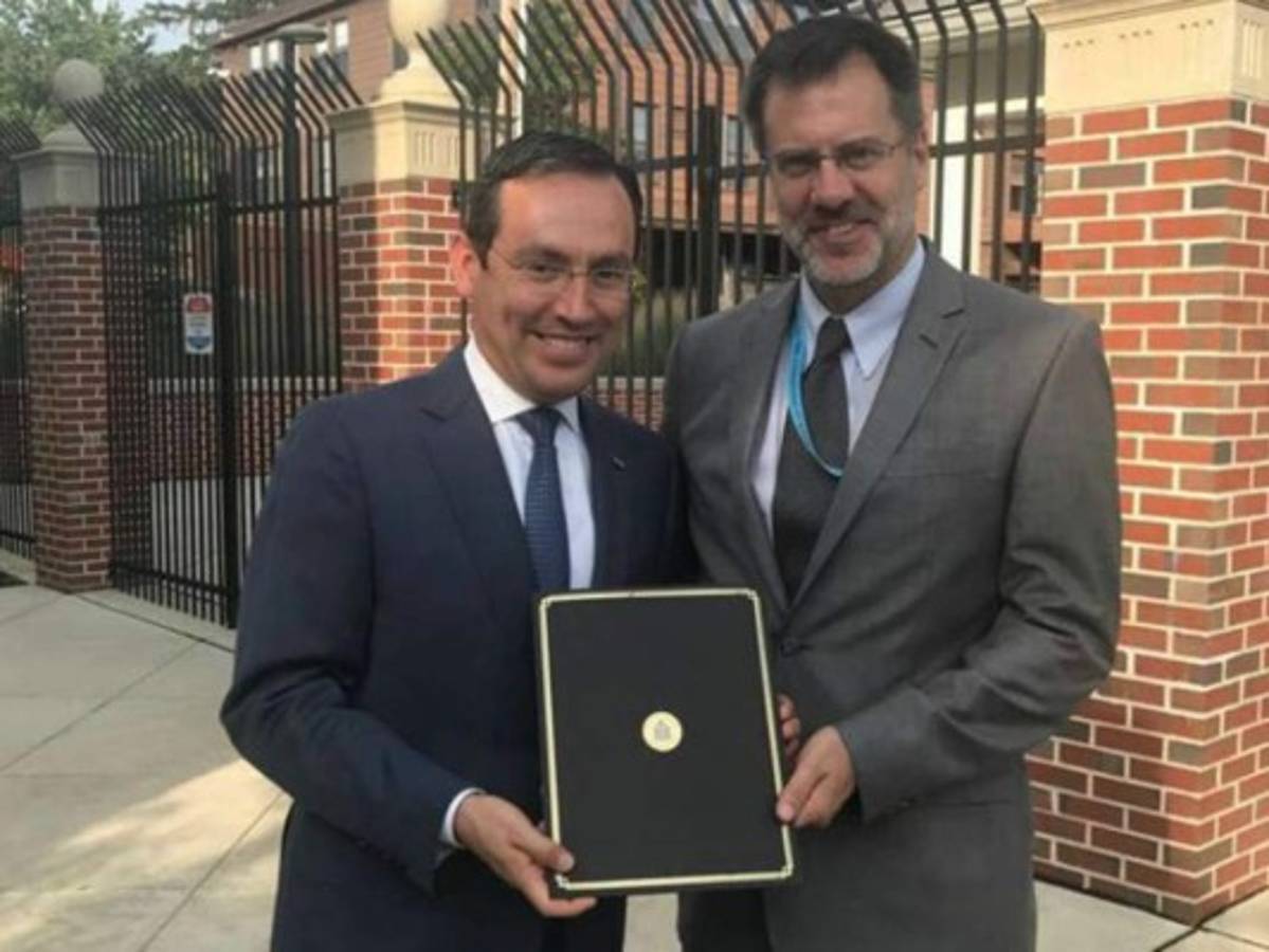 Honduras entrega a EE UU carta para solicitar renovación del TPS