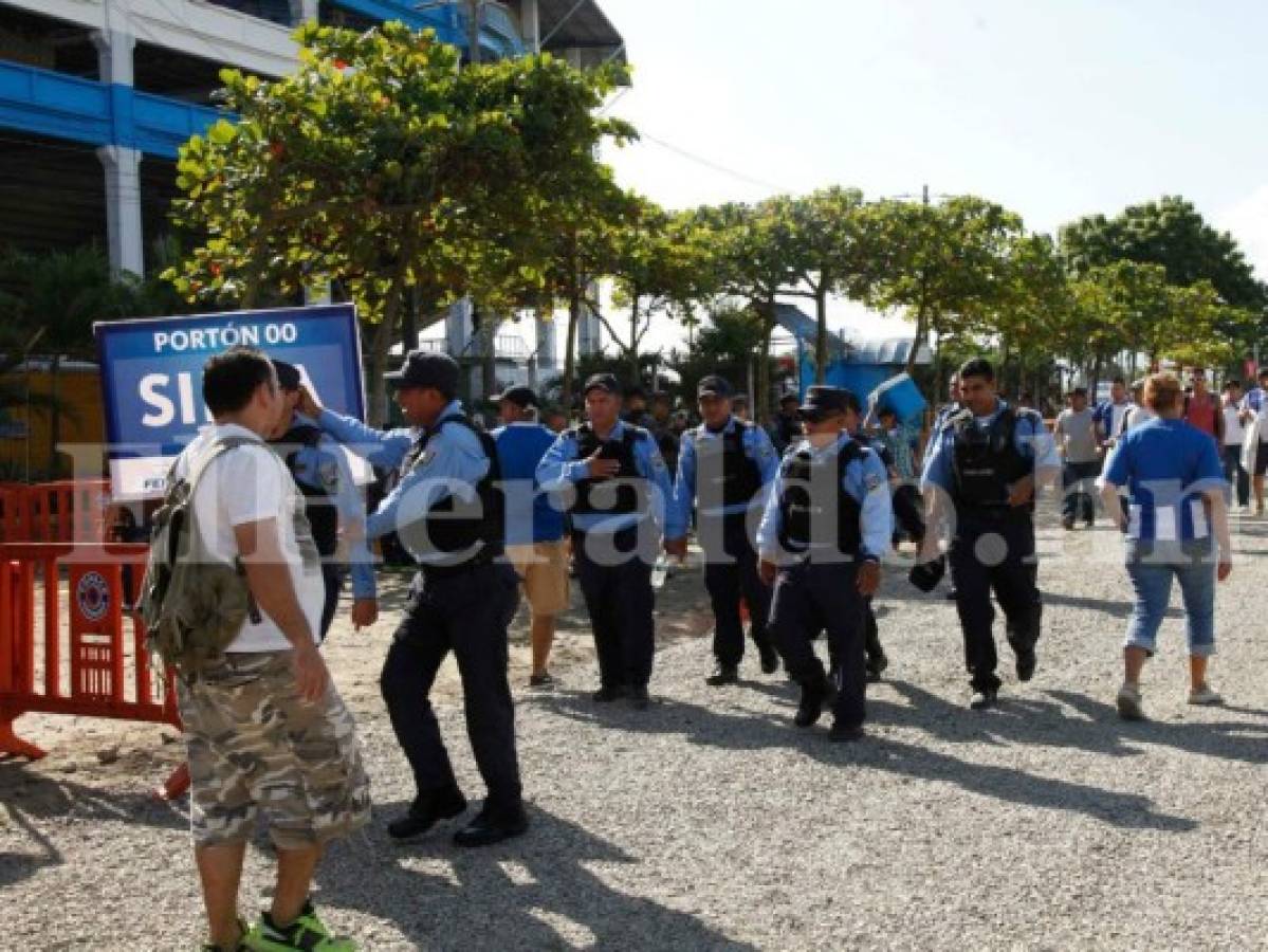 El fervor por la Selección de Honduras se siente desde temprano en el Olímpico