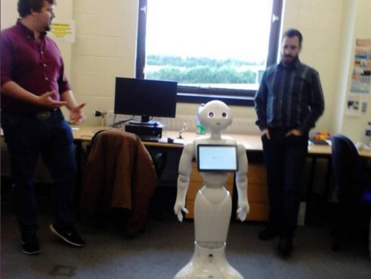 En Escocia programan robots para asistir a personas aisladas