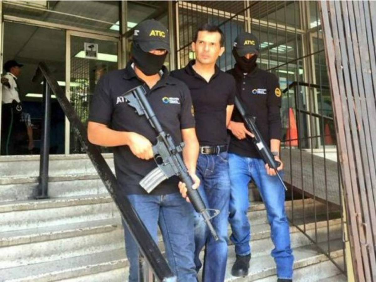 Piden sentencia de cinco años para expolicía en Estados Unidos