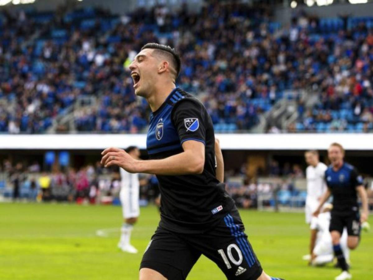 LAFC golea a DC United con tripleta de uruguayo Rossi 