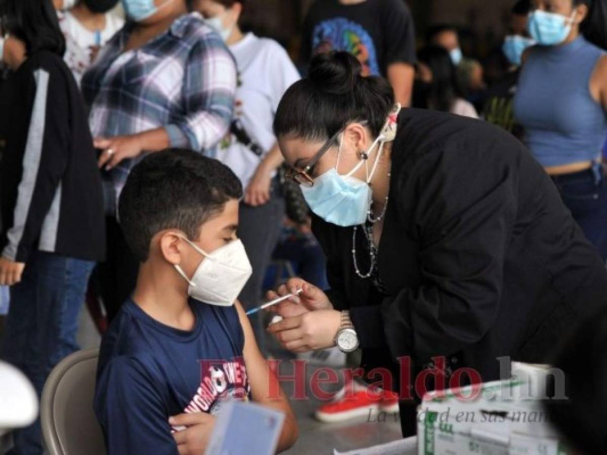 Es urgente que los padres lleven a vacunar a sus hijos. Foto: Marvin Salgado/El Heraldo