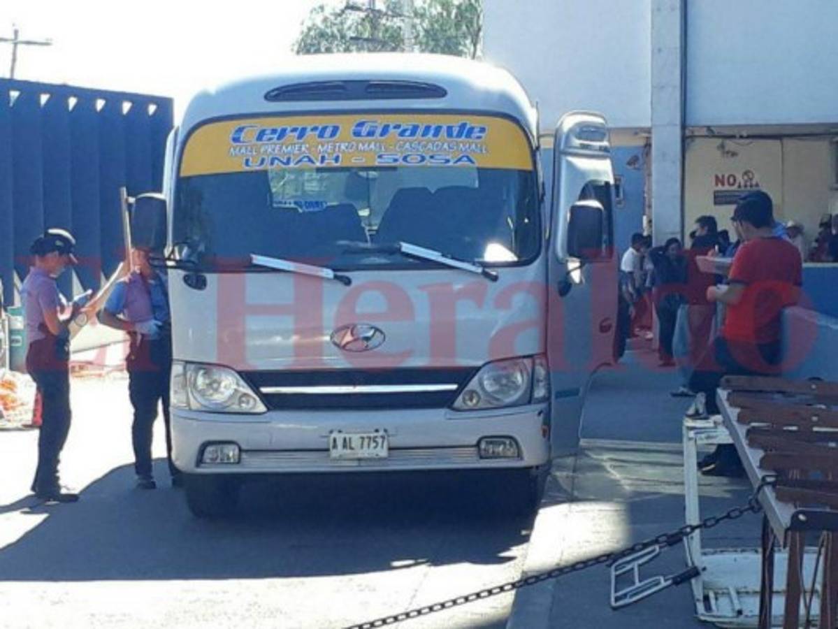 Joven resulta herido durante asalto a bus rapidito en la capital de Honduras