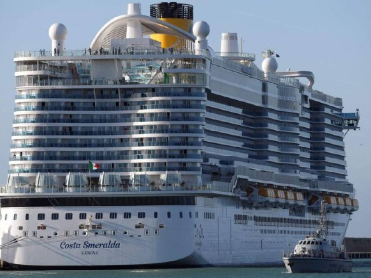 Un crucero está varado cerca de Roma por casos sospechosos de coronavirus
