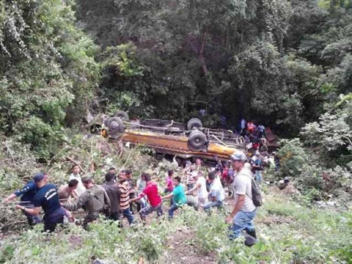 Honduras: Suman 14 muertos en accidente de bus