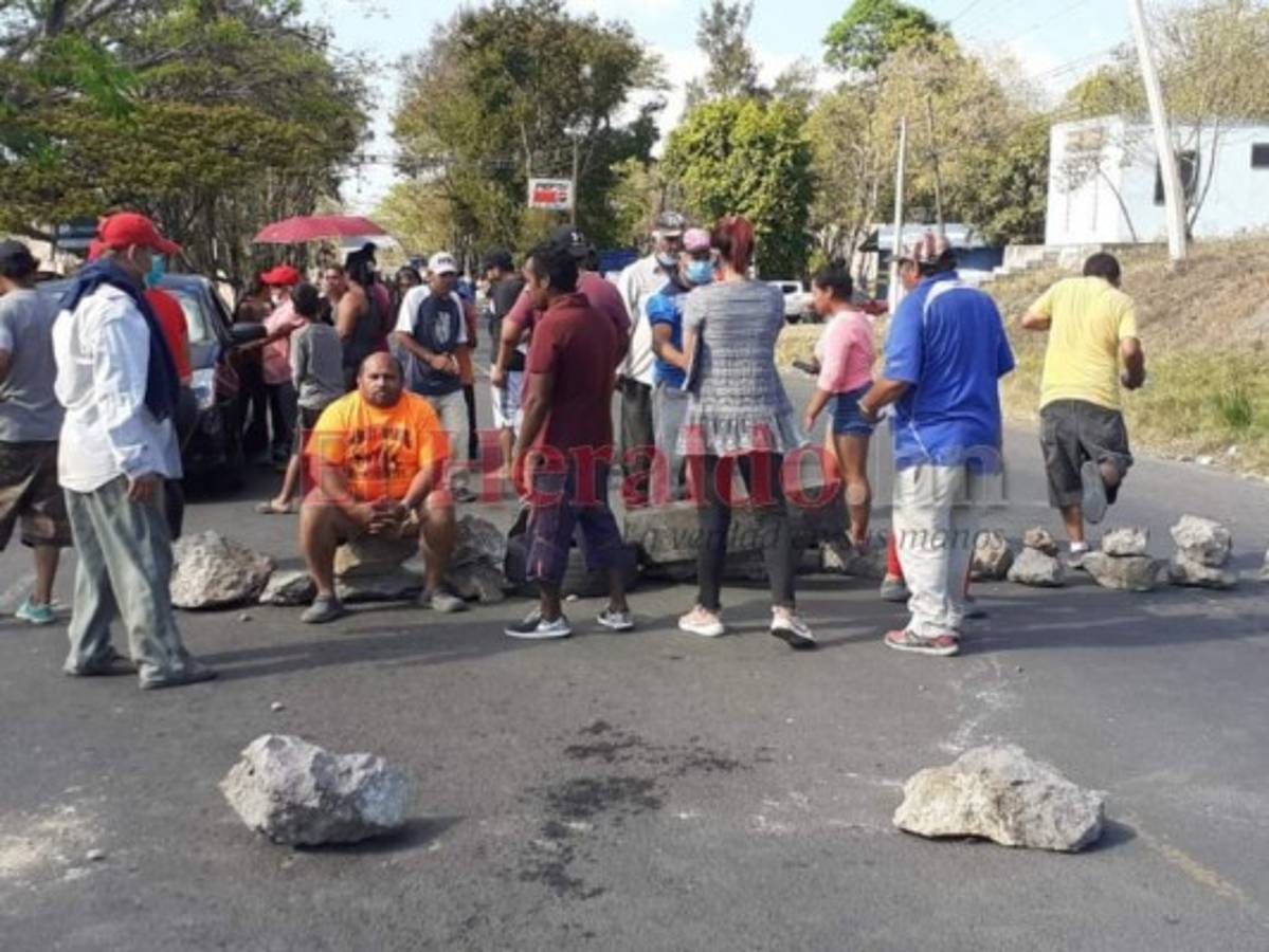 Jornada de protestas por comida en la capital en pleno toque de queda