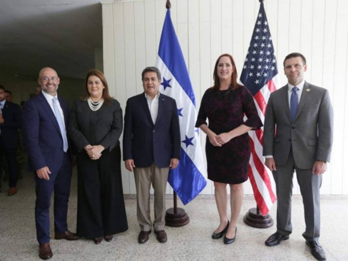 Los funcionarios se reunieron en las instalaciones de la Base Aérea Soto Cano de Palmerola.