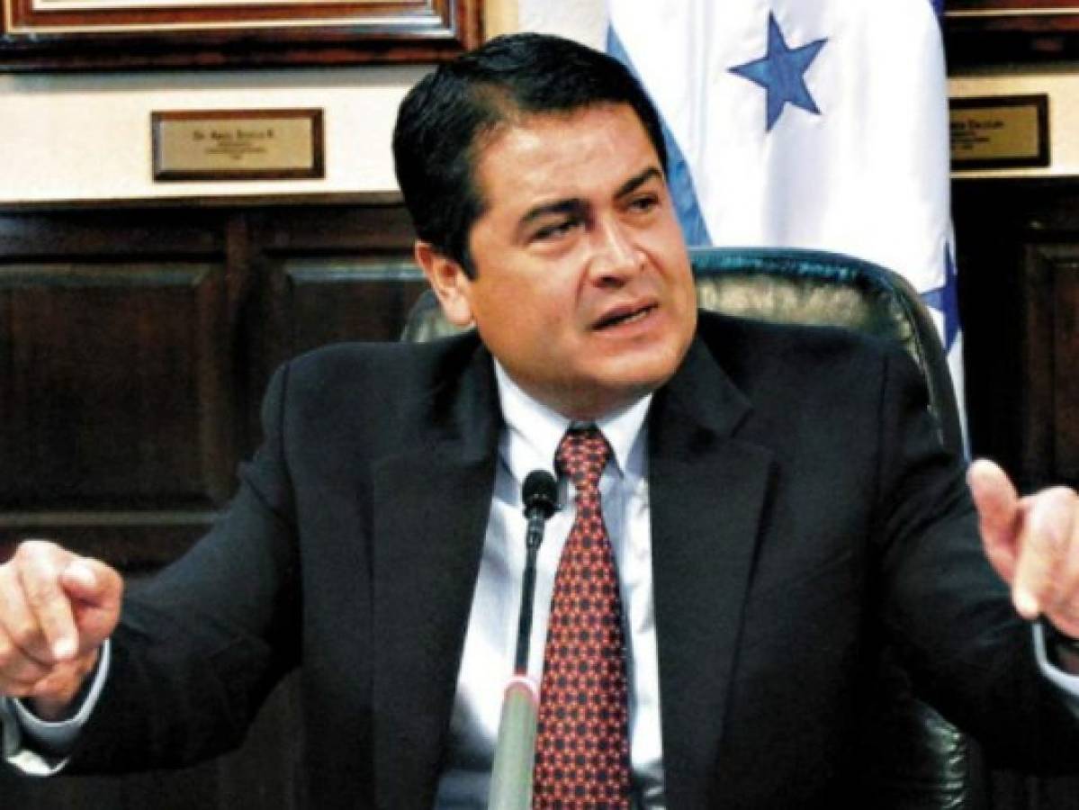 Presidente Juan Orlando Hernández pide a los miembros de las mesas que cuiden los votos en el conteo