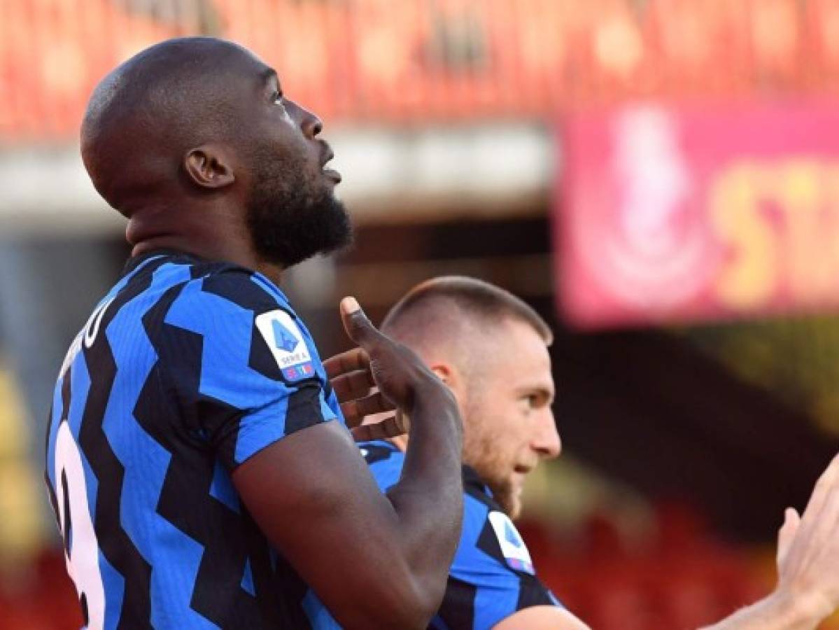Inter de Milán golea 5-2 en Benevento en su debut en la Serie A