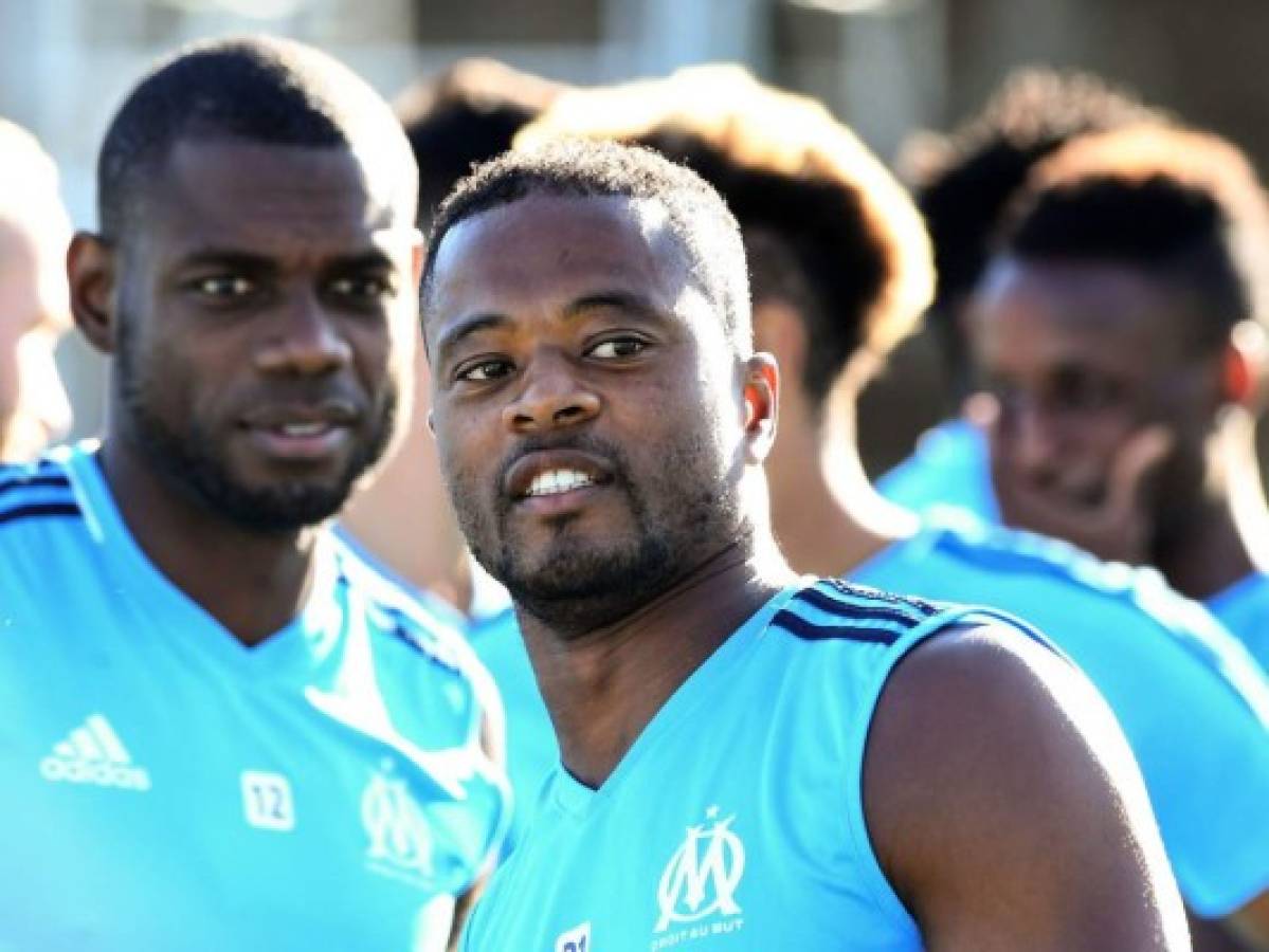 Patrice Evra jugará en el West Ham hasta final de temporada