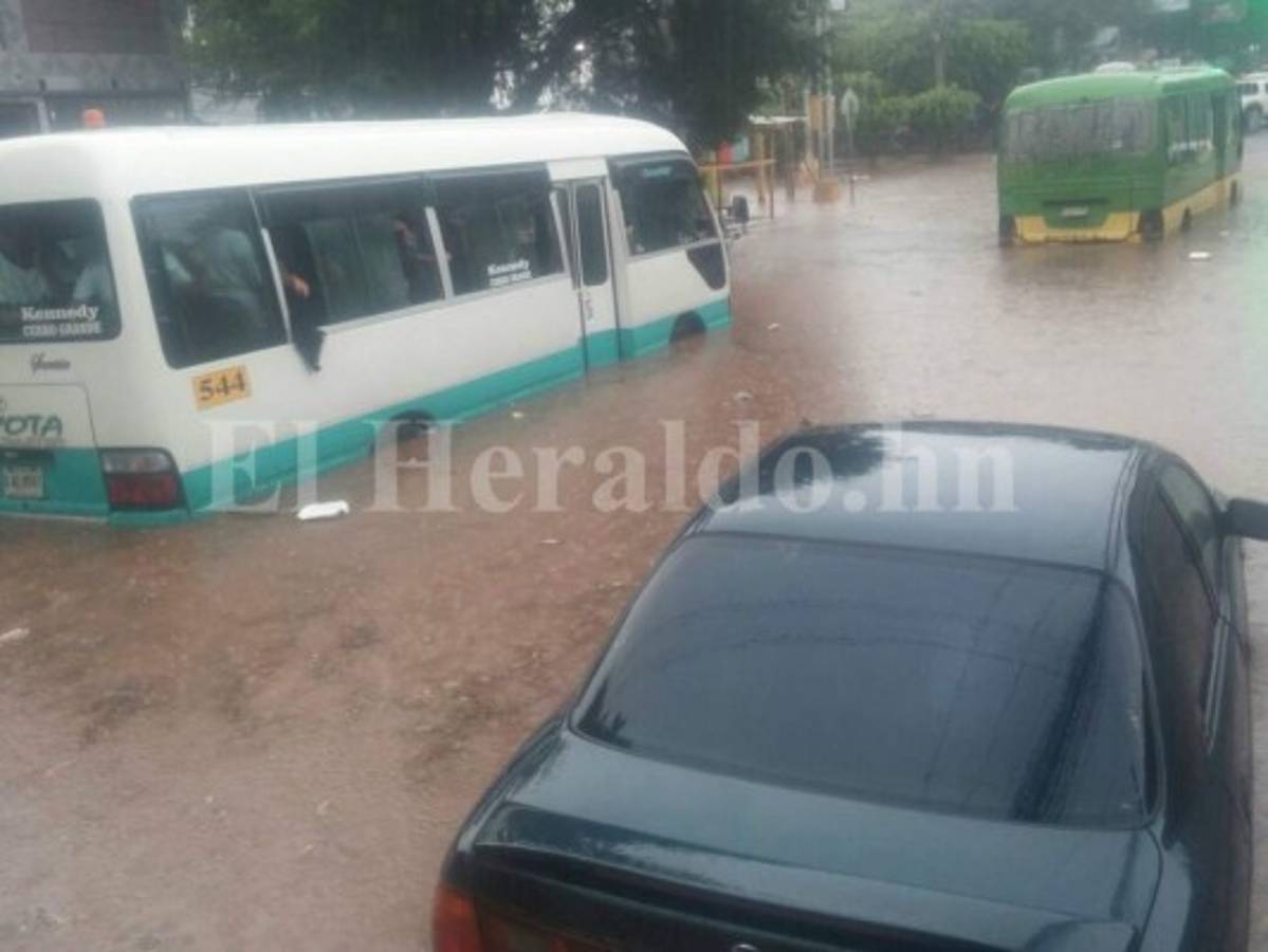 Lluvias con actividad eléctrica en la capital de Honduras este domingo