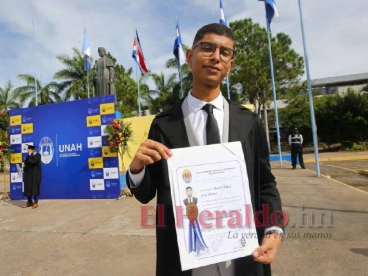 Daniel Cruz se graduó de Ingeniería Eléctrica Industrial. Foto: Johny Magallanes/EL HERALDO