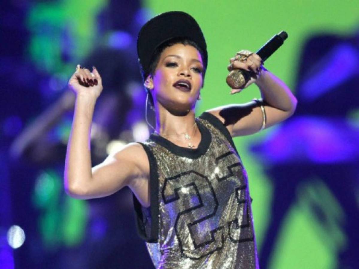 Rihanna suspende su nueva gira
