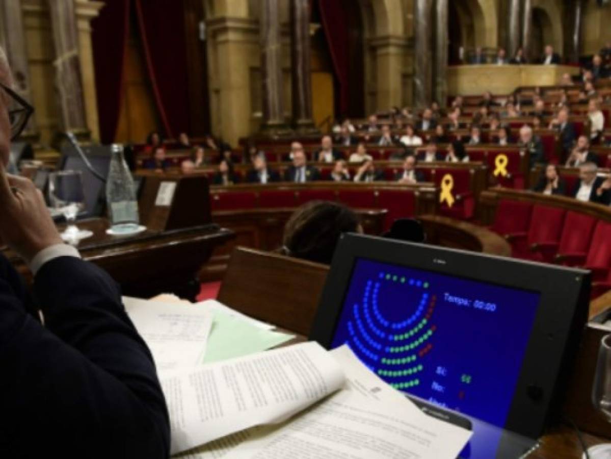 Parlamento catalán inicia el sábado el debate para elegir al sucesor de Carles Puigdemont
