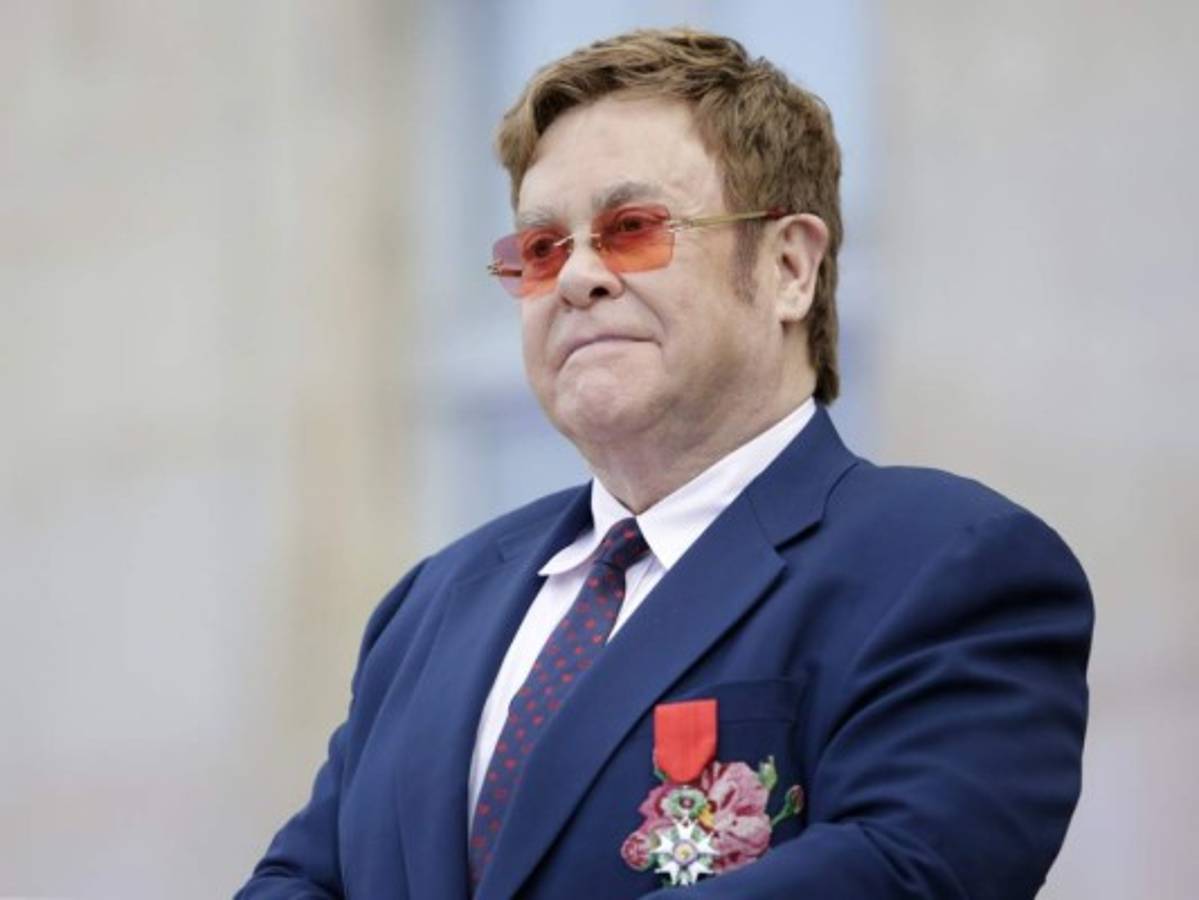 Coronavirus: Elton John recauda 8 millones; Rihanna 1 millón