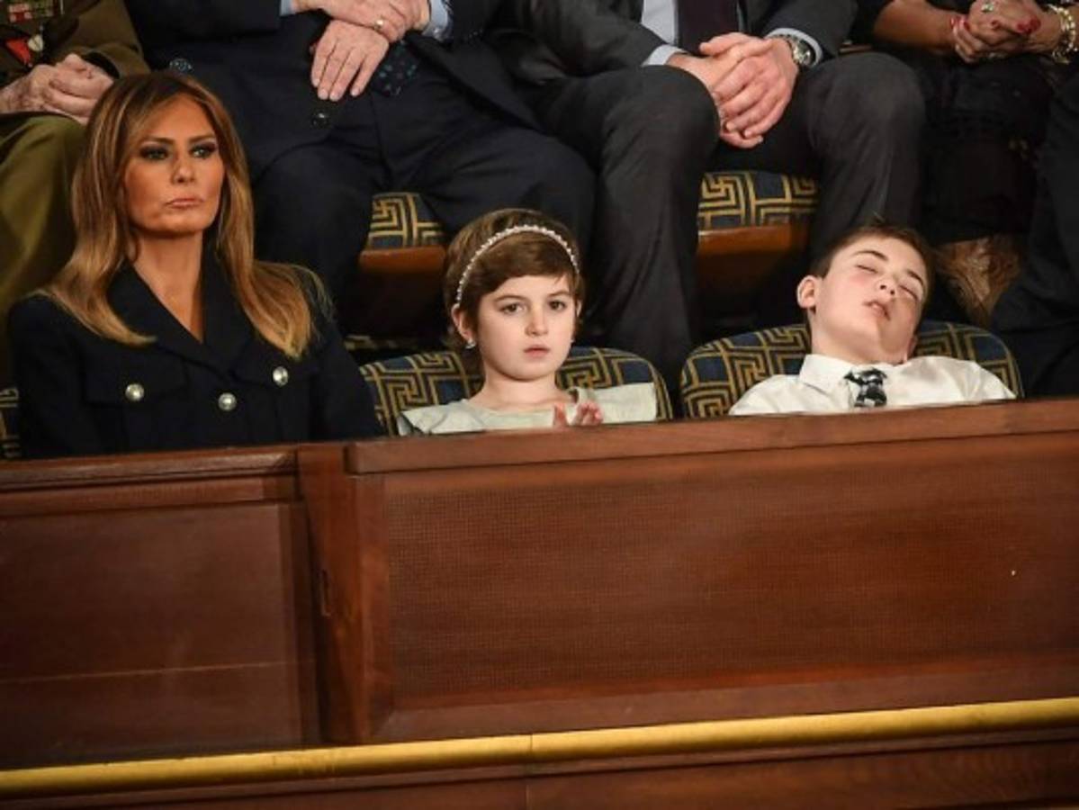 La siesta de un Trump en el discurso del Estado de la Unión se vuelve viral