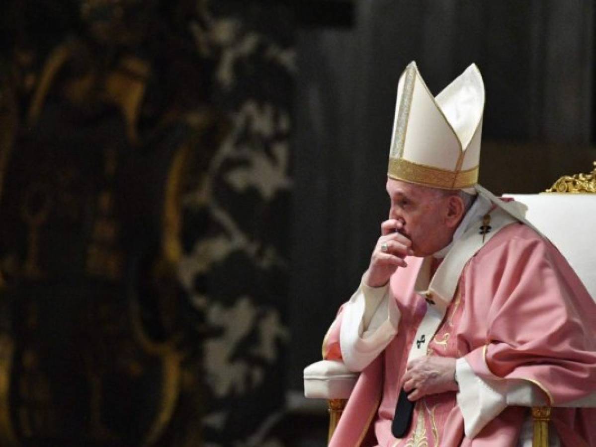 El Vaticano rechaza bendecir a parejas homosexuales