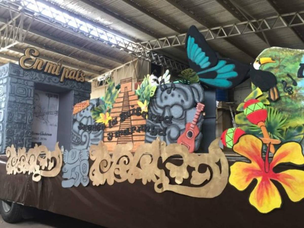 Escuela en Juticalpa se une a homenajear a Guillermo Anderson en fiestas patrias